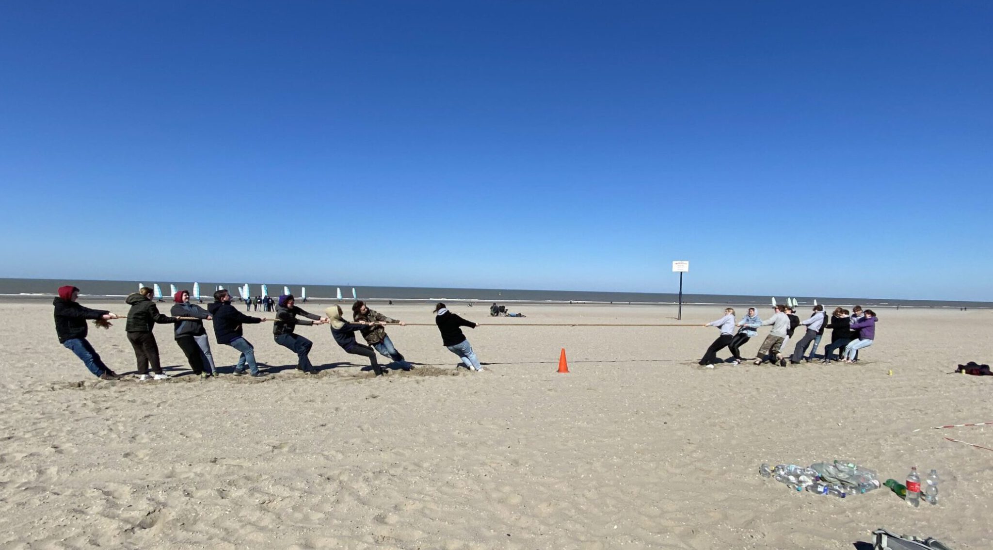 Explo's krijgen de wind van voren - Scouting Frederik Hendrik